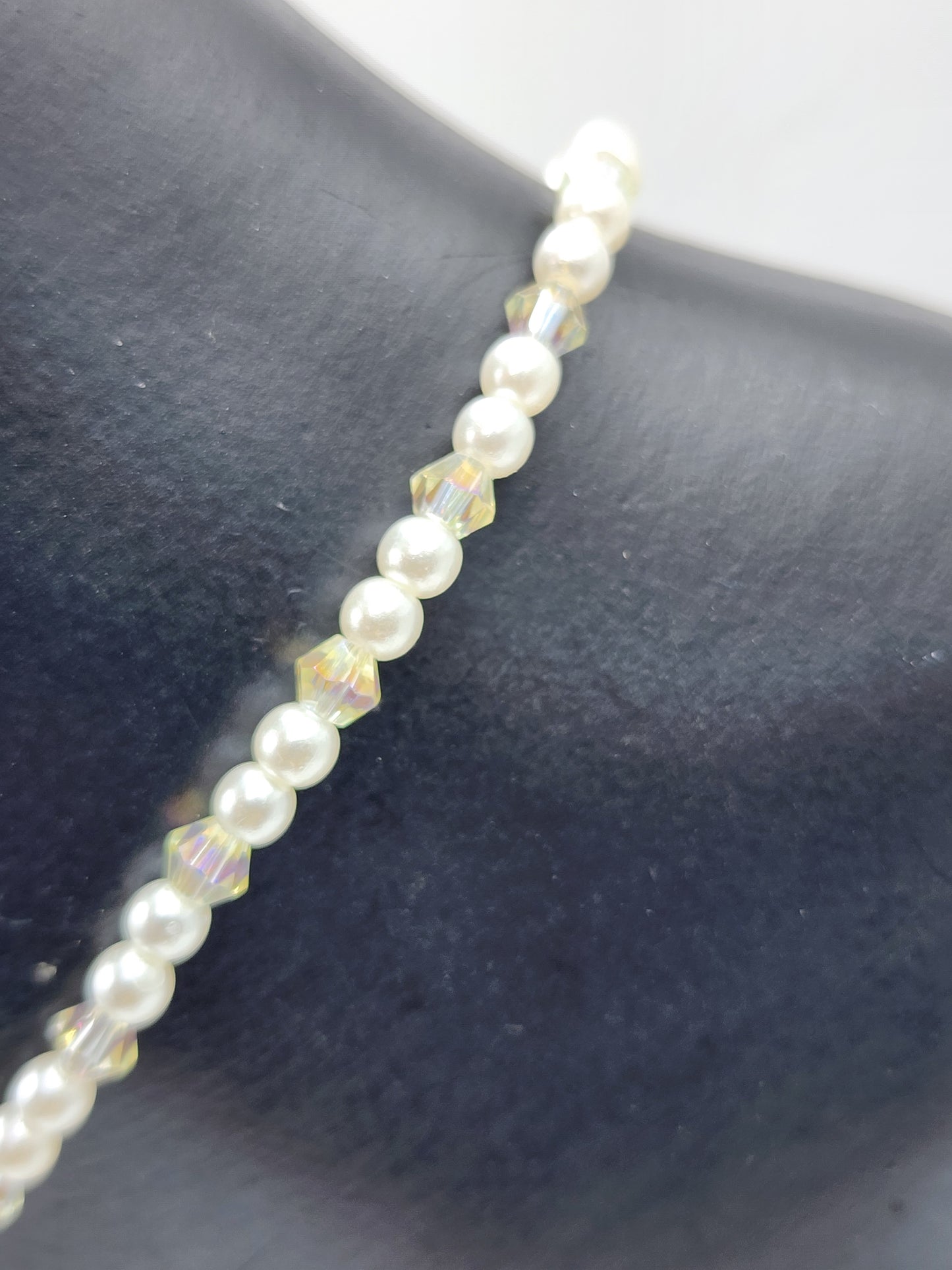 Delicate Pearl and Crystal Elastic Anklet for Women