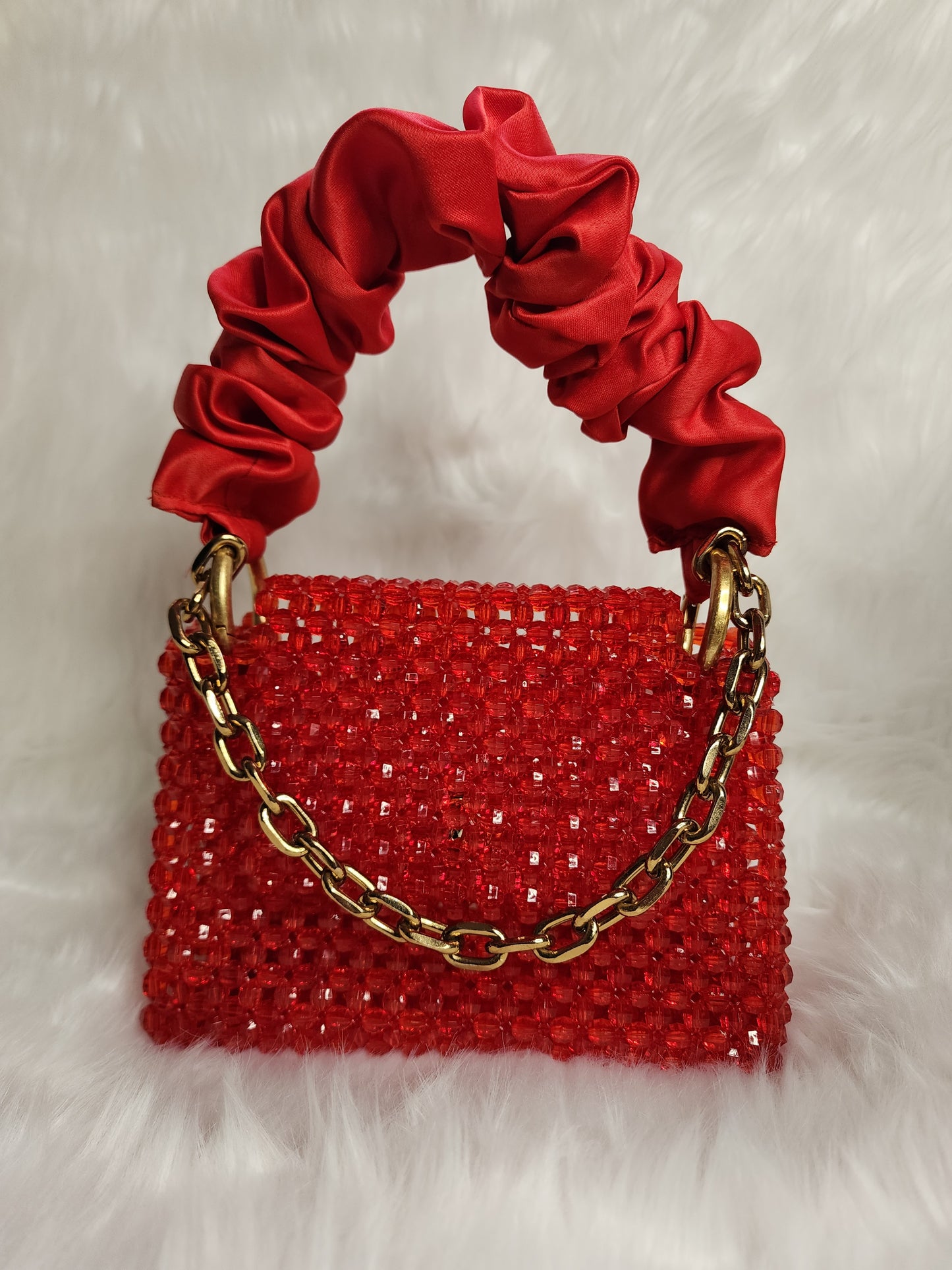 Red beaded scrunch purse with detachable chain handle