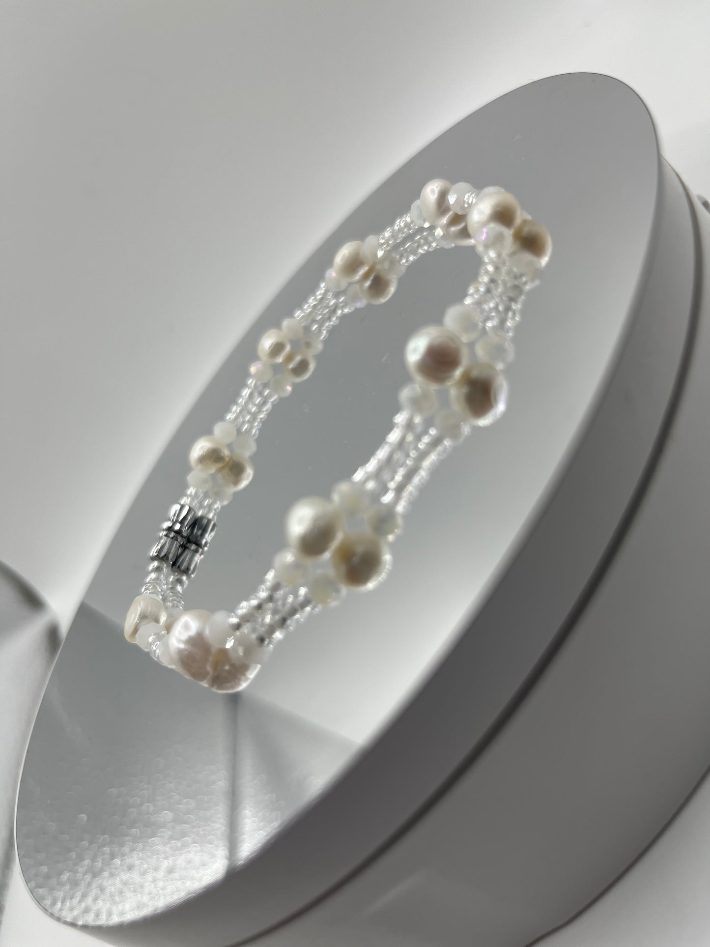 Crystal pearl anklets with screw clasp